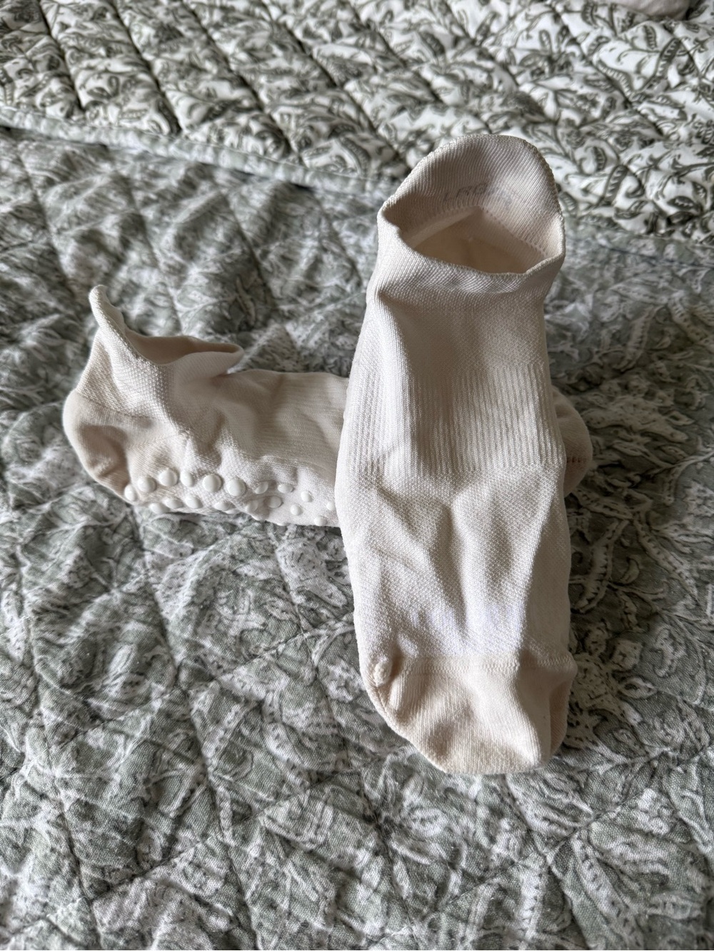 lululemon athletica Men's Low-Cut Grip Socks in Off-White